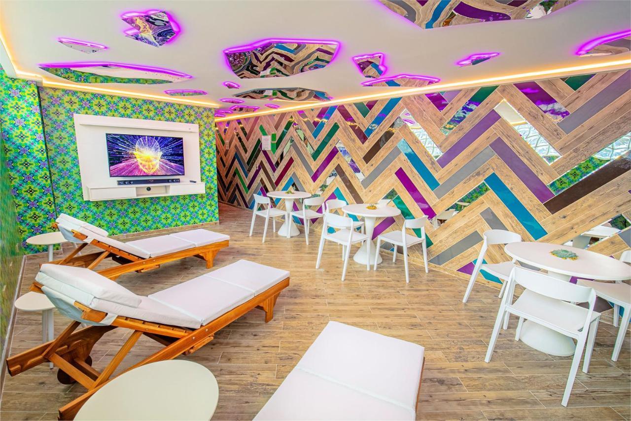 Hotel V1501 Pasto Kültér fotó The interior of the 2018 lounge